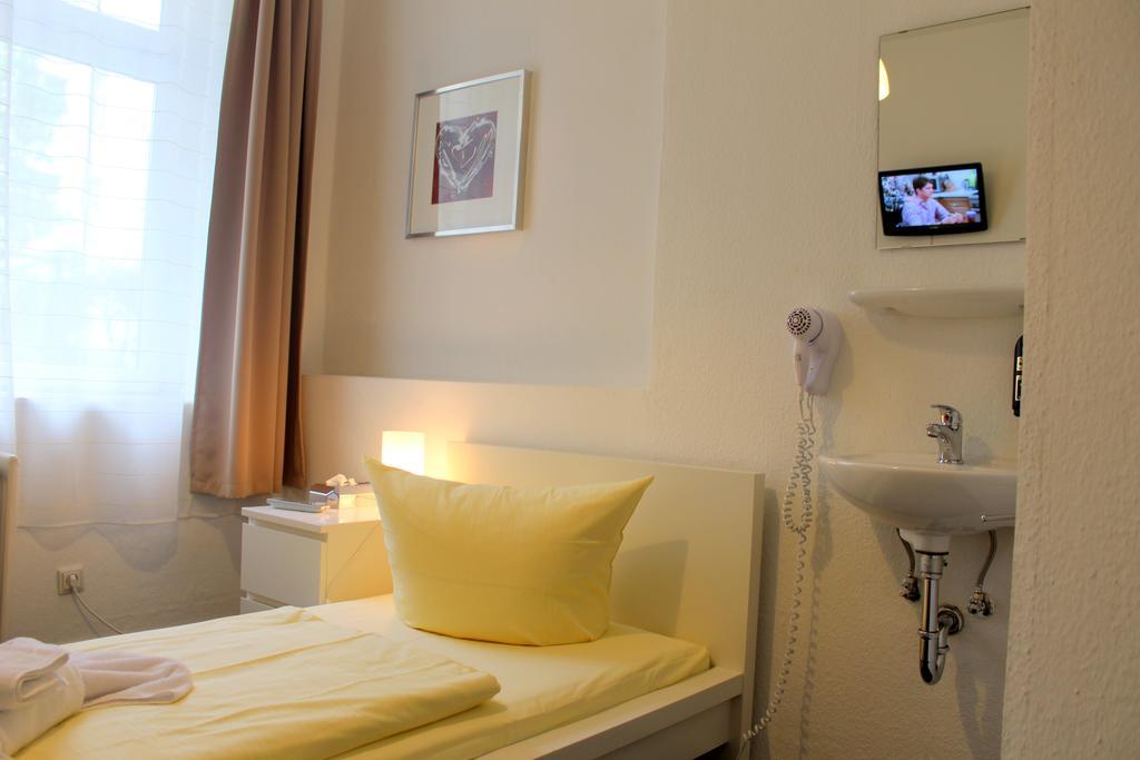 Pension Central Hostel เบอร์ลิน ภายนอก รูปภาพ